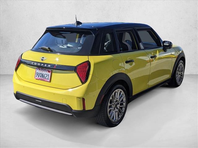 2025 MINI Hardtop 4 Door Cooper S photo 5