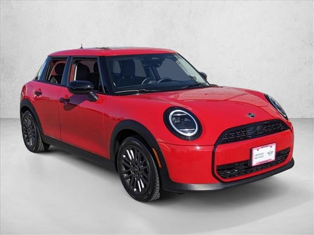 2025 MINI Hardtop 4 Door C Signature Trim photo 2