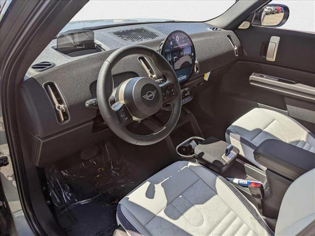 2025 MINI Countryman S photo 3