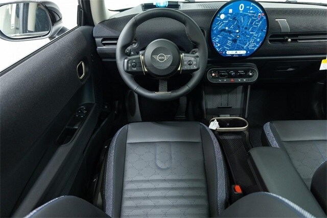 2025 Mini Cooper 2 Door Hardtop Signature photo 4