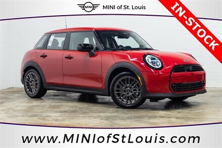 2025 MINI Hardtop 4 Door Iconic