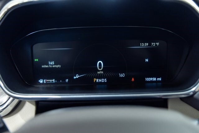 2018 Lincoln Continental Select photo 2