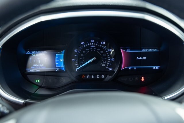 2019 Ford Edge Titanium photo 2