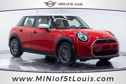 2026 MINI 4 Door Iconic