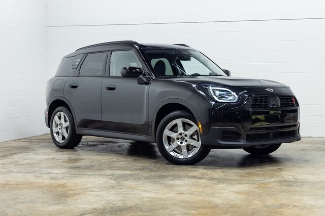 2025 Mini Countryman S Iconic photo 2