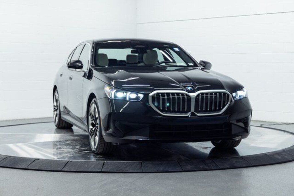 Used 2025 BMW 530i xDrive Sedan