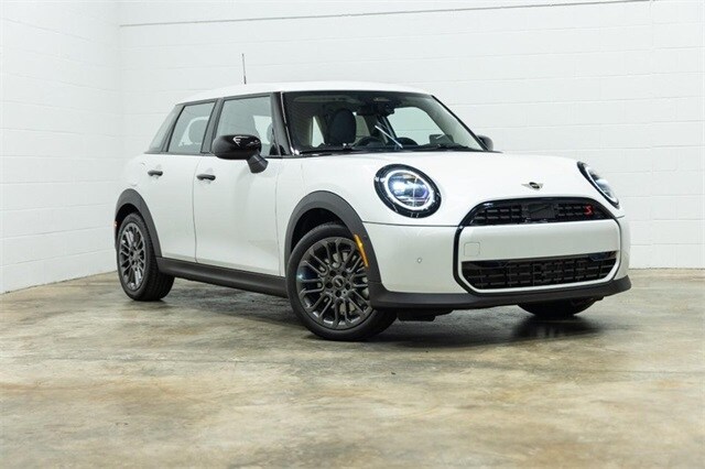 2025 Mini Cooper Signature photo 4