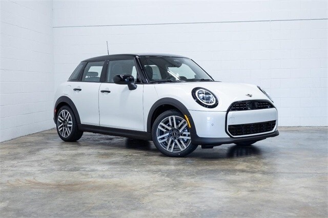 2026 Mini Cooper Oxford Edition photo 3