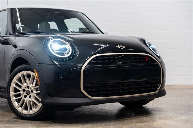 2025 Mini Cooper Signature photo 3