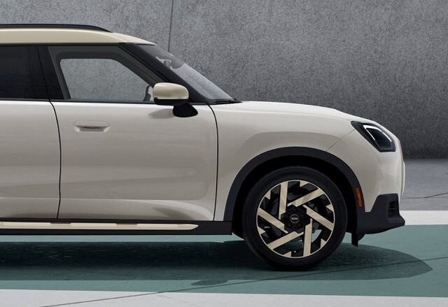 2026 Mini Countryman S ALL4 photo 2