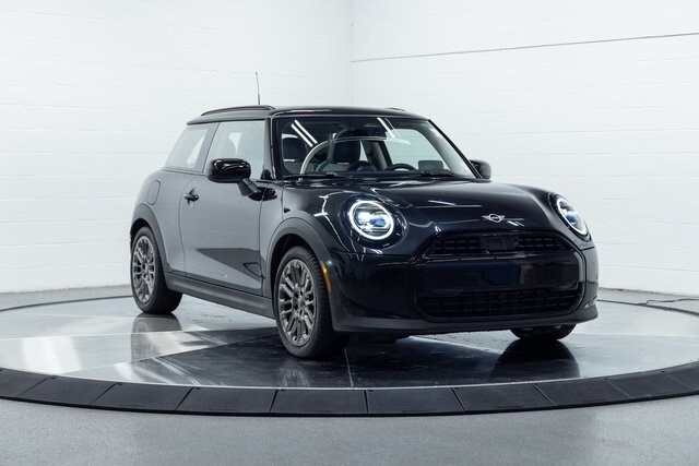 2025 Mini Cooper 2 Door Hardtop Signature photo 4