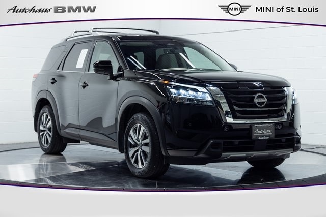 2024 Nissan Pathfinder SL's photo