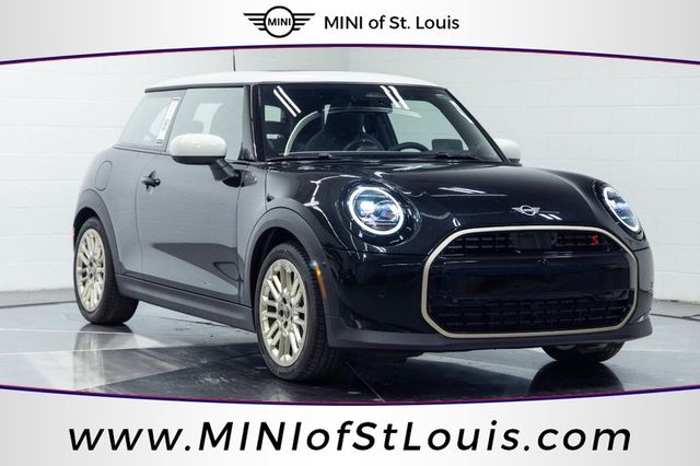 2026 MINI Hardtop 2 Door Iconic