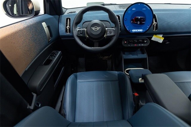 2025 Mini Countryman SE ALL4 Signature photo 3