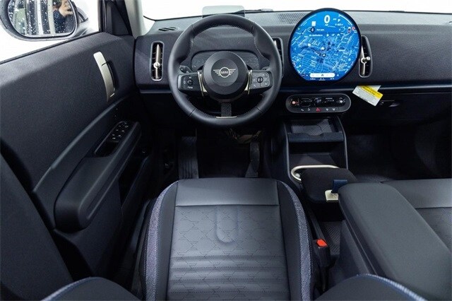 2025 Mini Countryman Signature photo 4