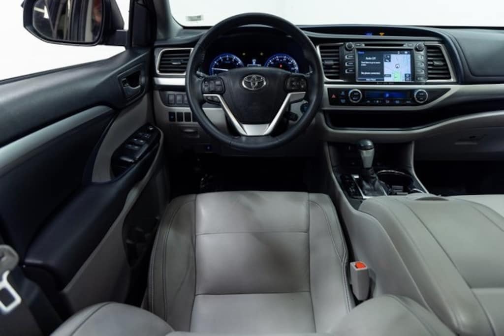 Used 2016 Toyota Highlander XLE V6 SUV