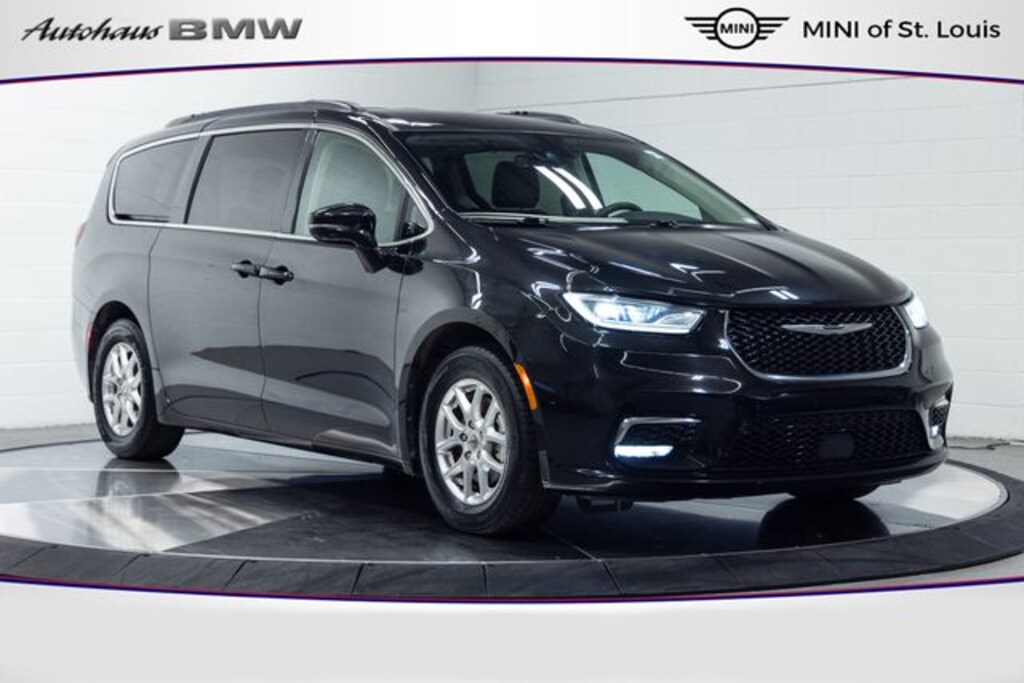 Used 2022 Chrysler Pacifica Touring L Van Passenger Van