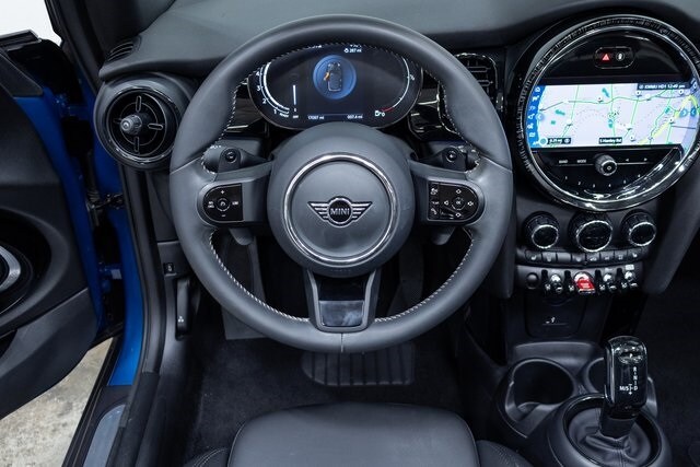 2023 Mini Cooper Signature Convertible photo 3