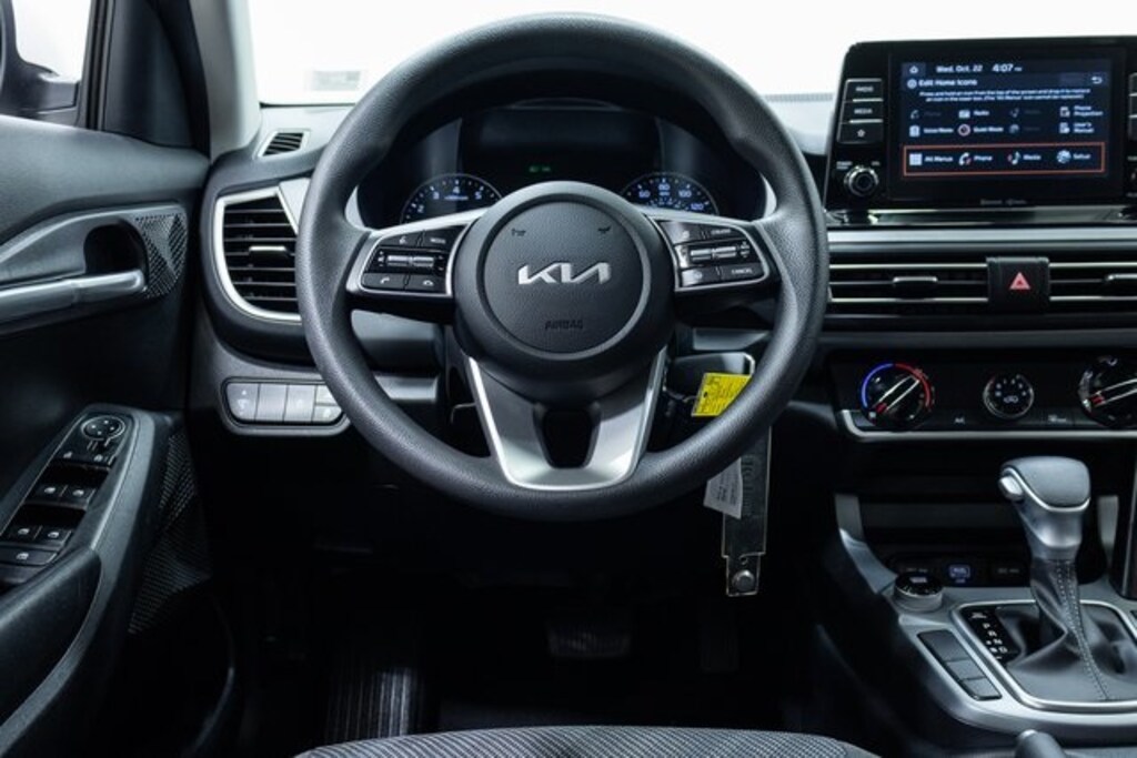 Used 2023 Kia Seltos LX SUV