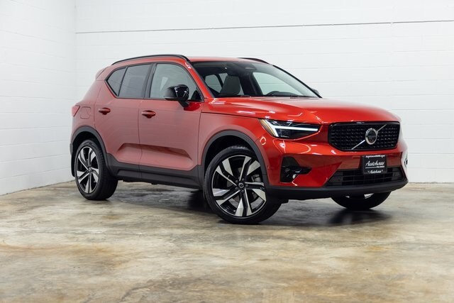 2024 Volvo XC40 Ultimate photo 2