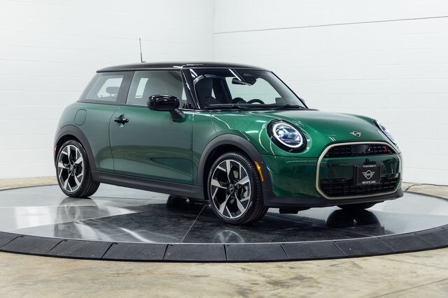 2025 Mini Cooper 2 Door Hardtop Iconic photo 3