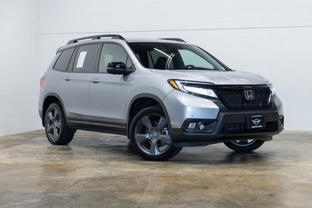 Used 2021 Honda Passport Touring with VIN 5FNYF8H90MB008304 for sale in Saint Louis, MO