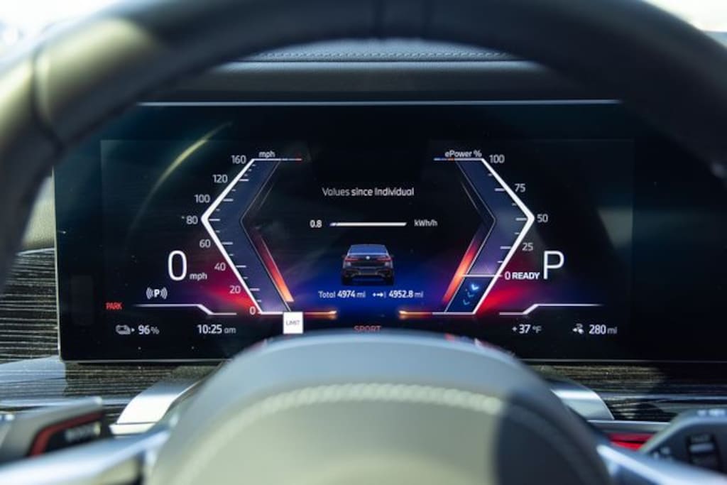 Used 2025 BMW i7 xDrive60 Sedan