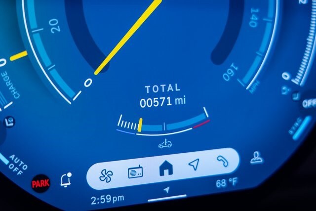 2025 Mini Cooper 2 Door Hardtop Iconic photo 2