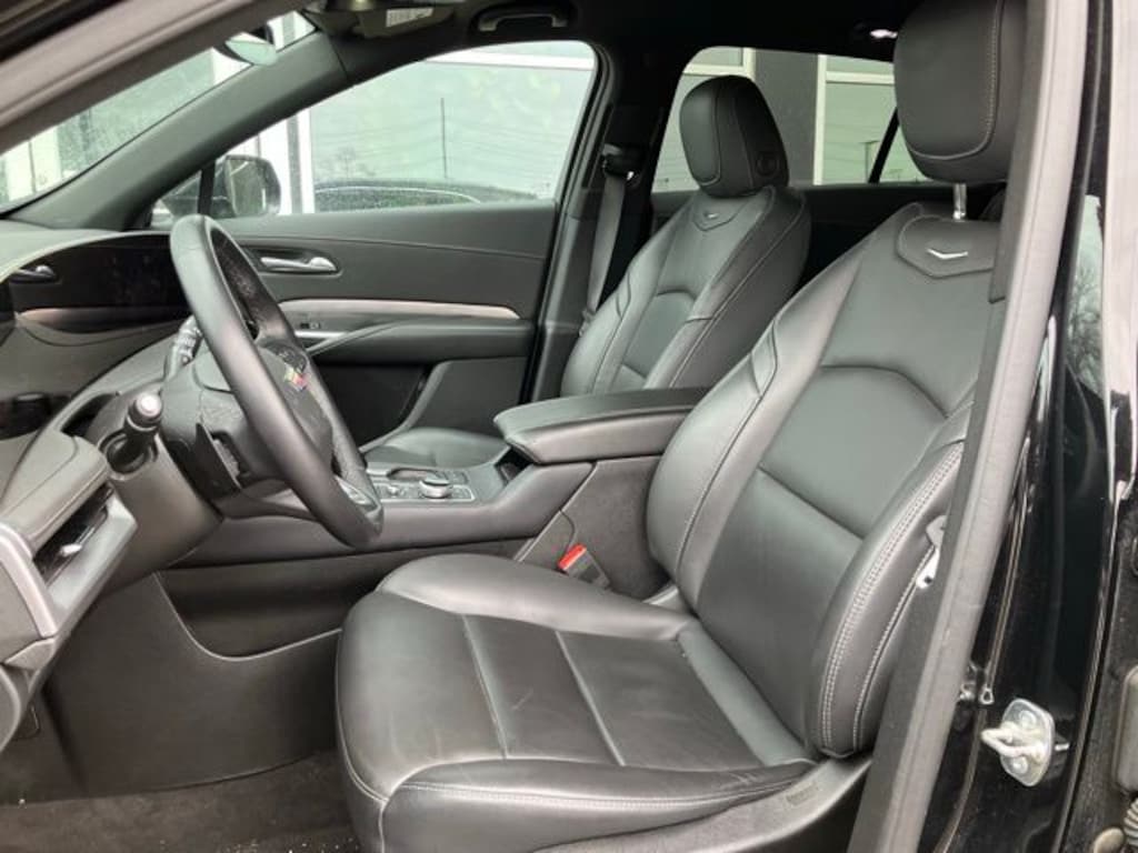 Used 2025 CADILLAC XT4 Premium Luxury SUV