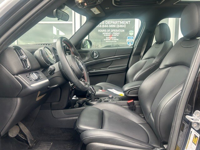 2020 Mini Countryman Classic photo 2