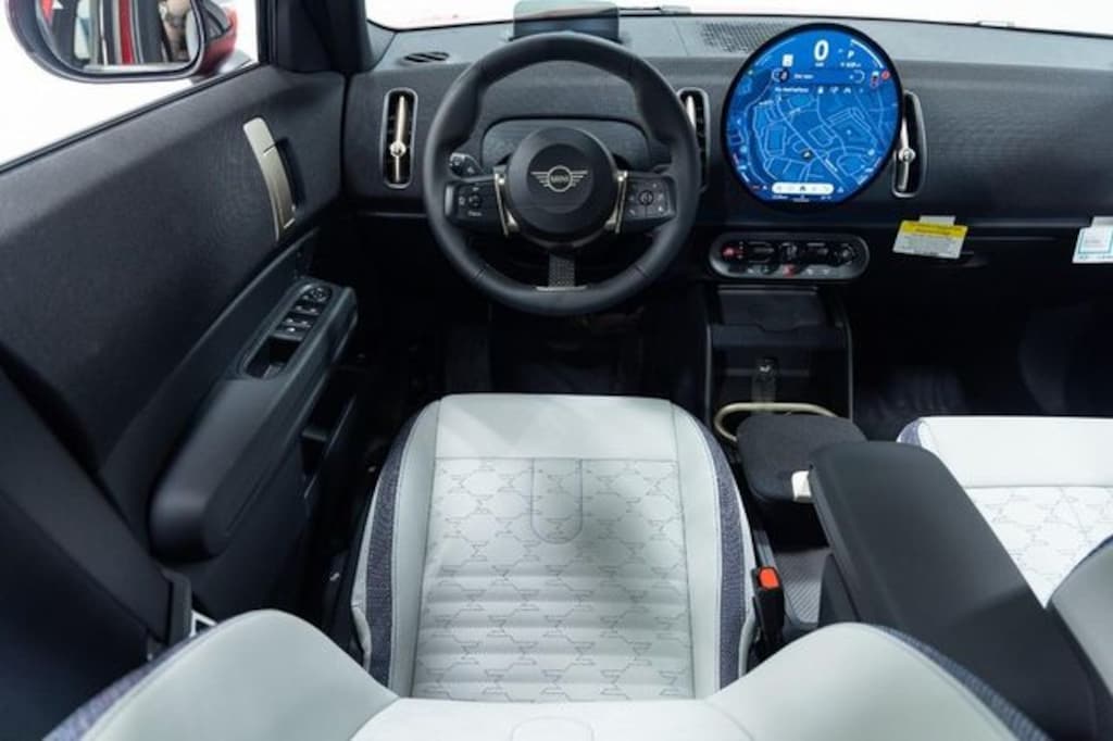 New 2027 MINI Countryman Signature Plus SUV