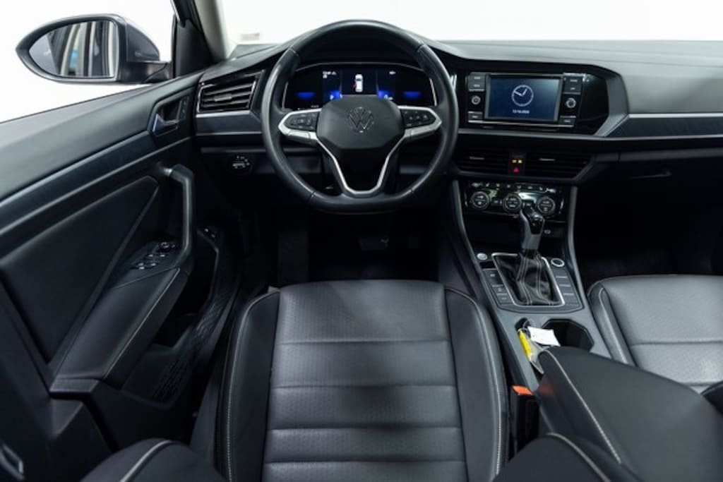 Used 2024 Volkswagen Jetta 1.5T SE Sedan