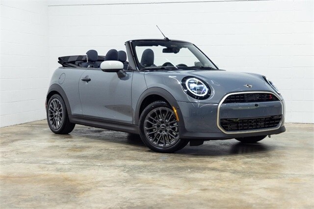 2025 Mini Cooper S Convertible Iconic photo 4