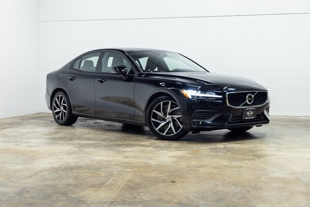 2019 Volvo S60 T6 Momentum photo 4