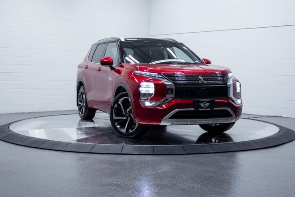 Used 2023 Mitsubishi Outlander Plug-In Hybrid SUV