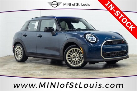 2025 MINI Hardtop 4 Door Iconic