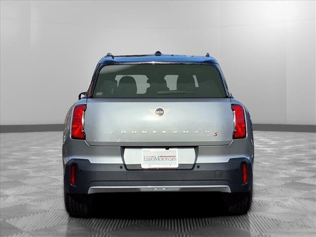 2025 Mini Countryman Iconic photo 4