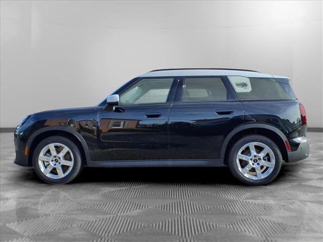 2025 Mini Countryman Iconic photo 2