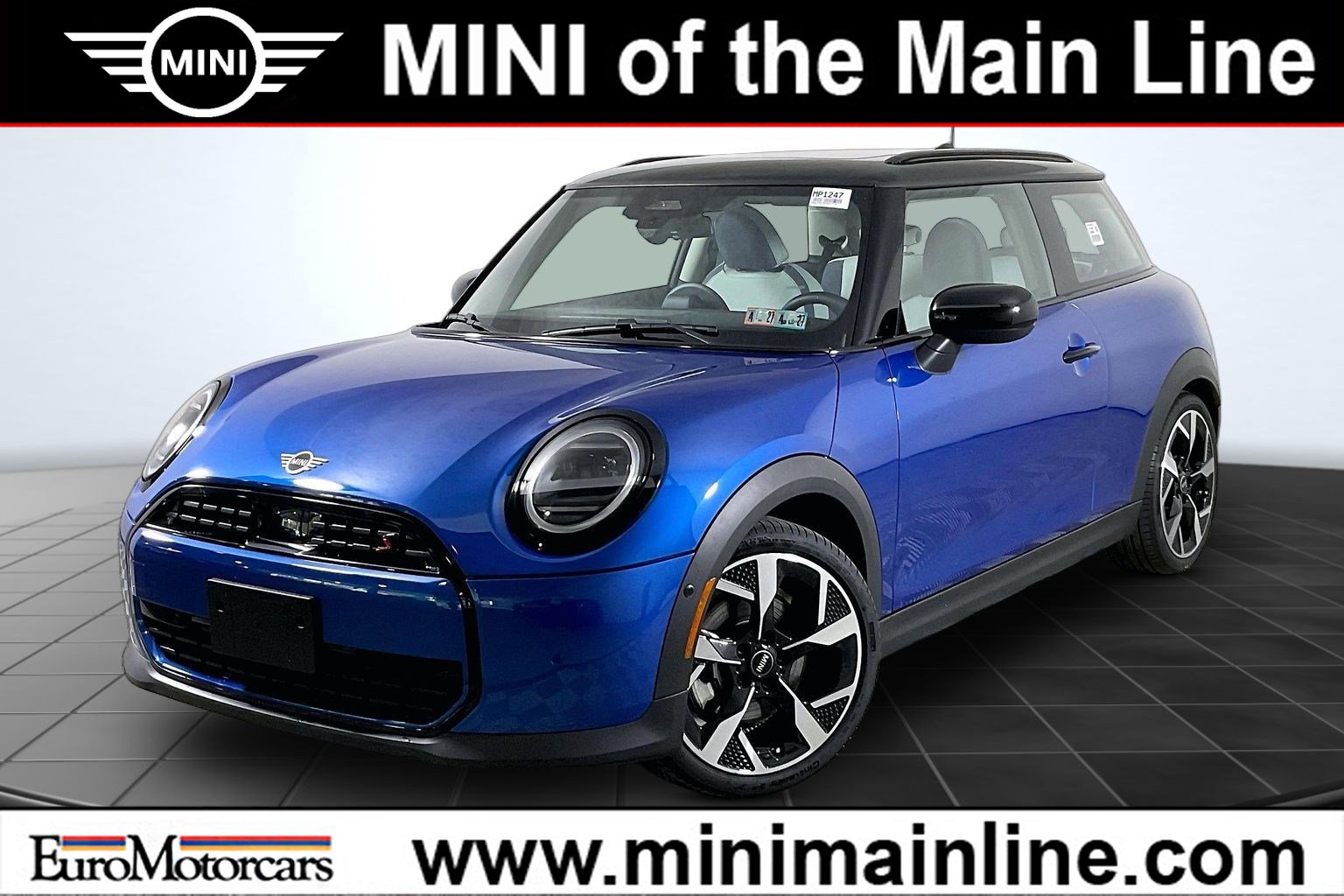 2025 MINI Hardtop Cooper S Signature's photo