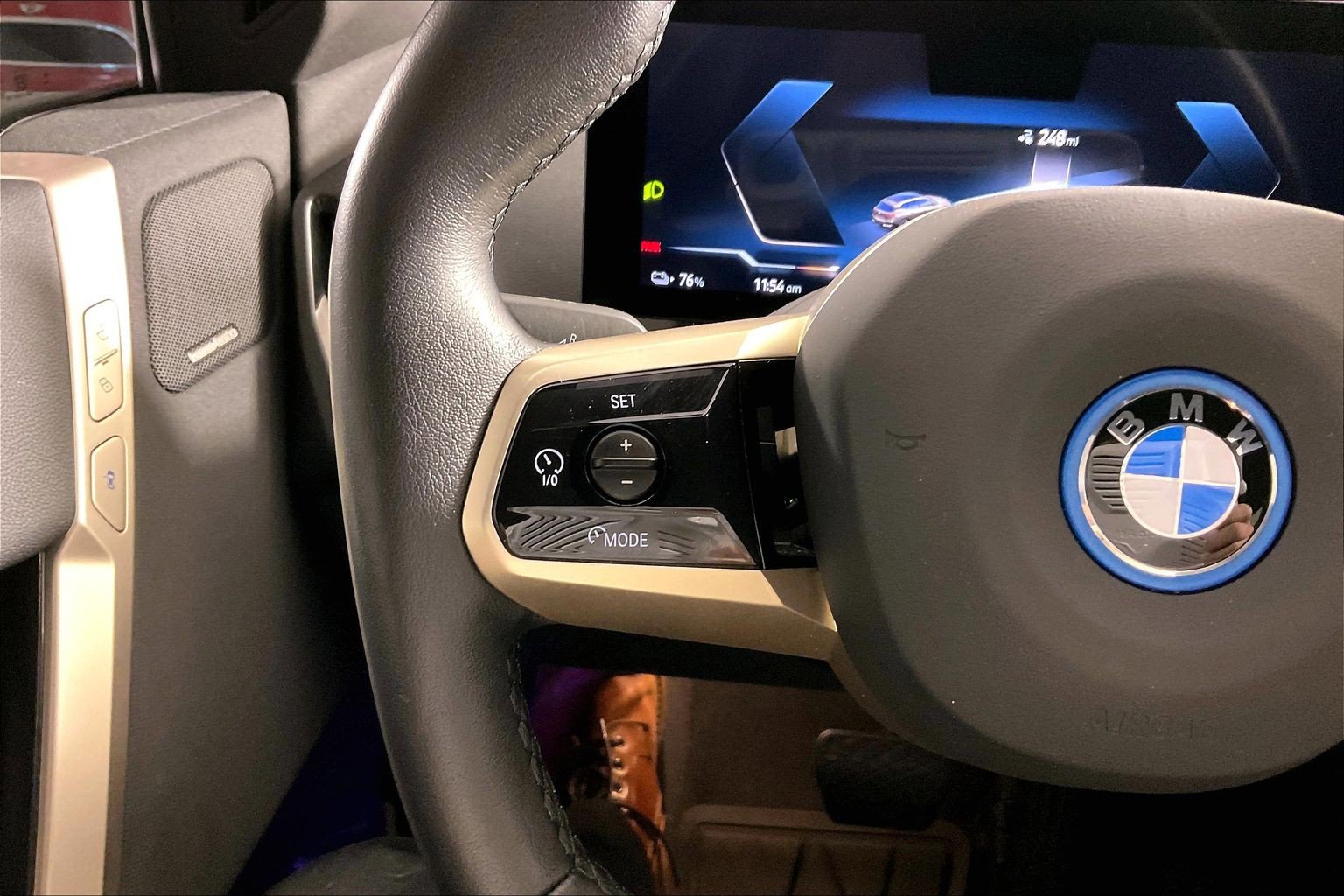 2024 BMW iX Base - Photo 17