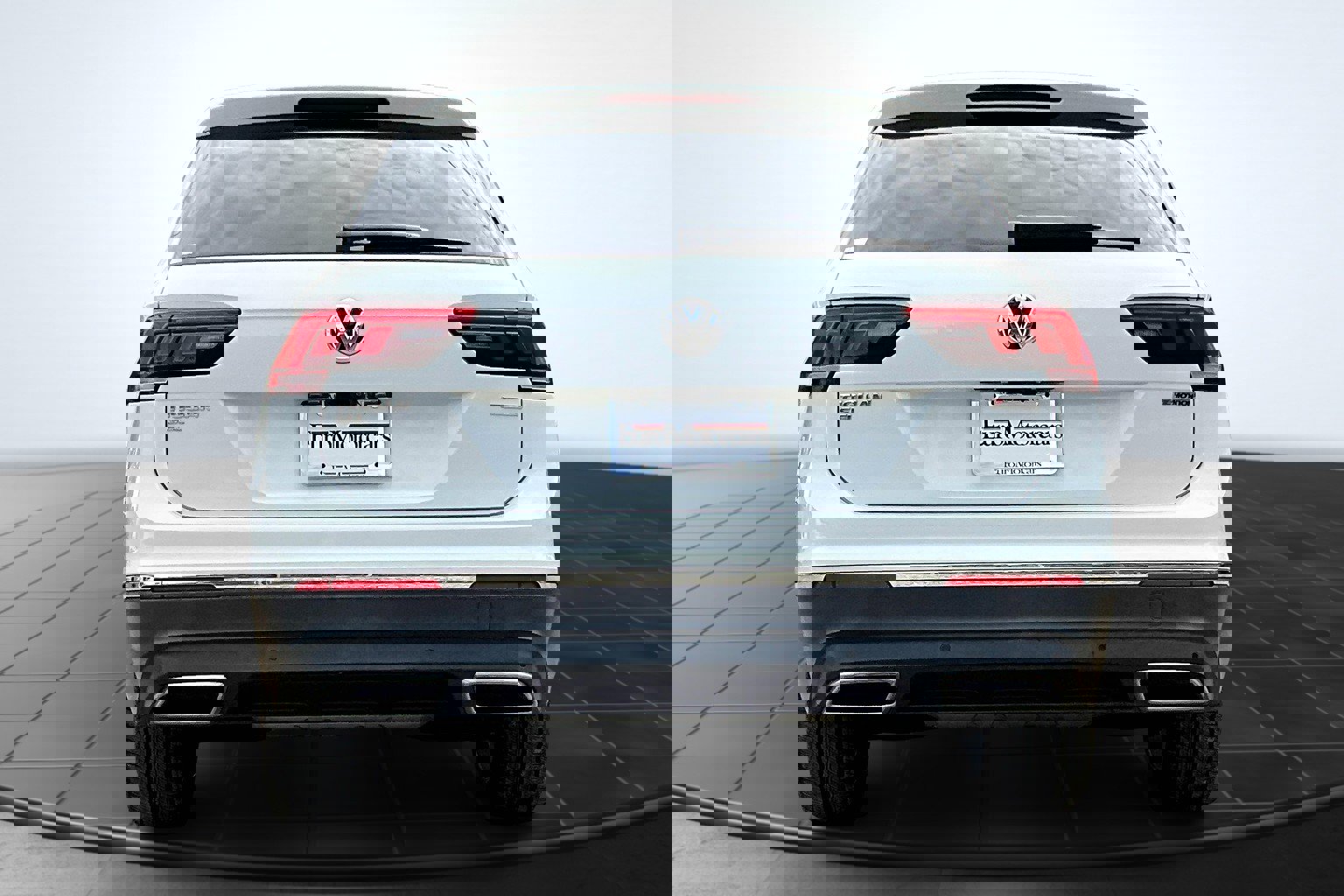 2020 Volkswagen Tiguan SEL photo 4