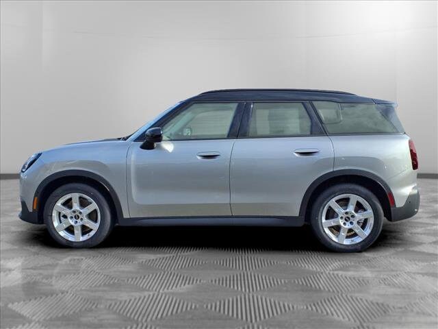 2025 Mini Countryman Iconic photo 2