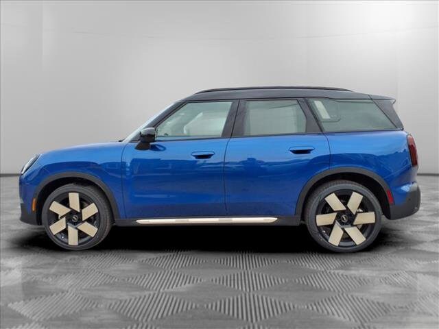 2025 Mini Countryman Iconic photo 2