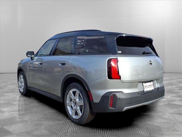 2025 Mini Countryman Iconic photo 3