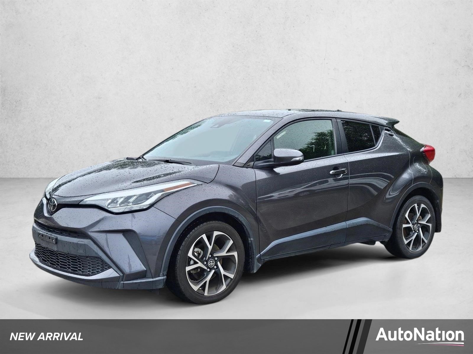 2021 Toyota C-HR XLE's photo
