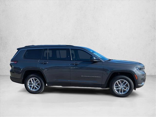 2022 Jeep Grand Cherokee Laredo photo 4