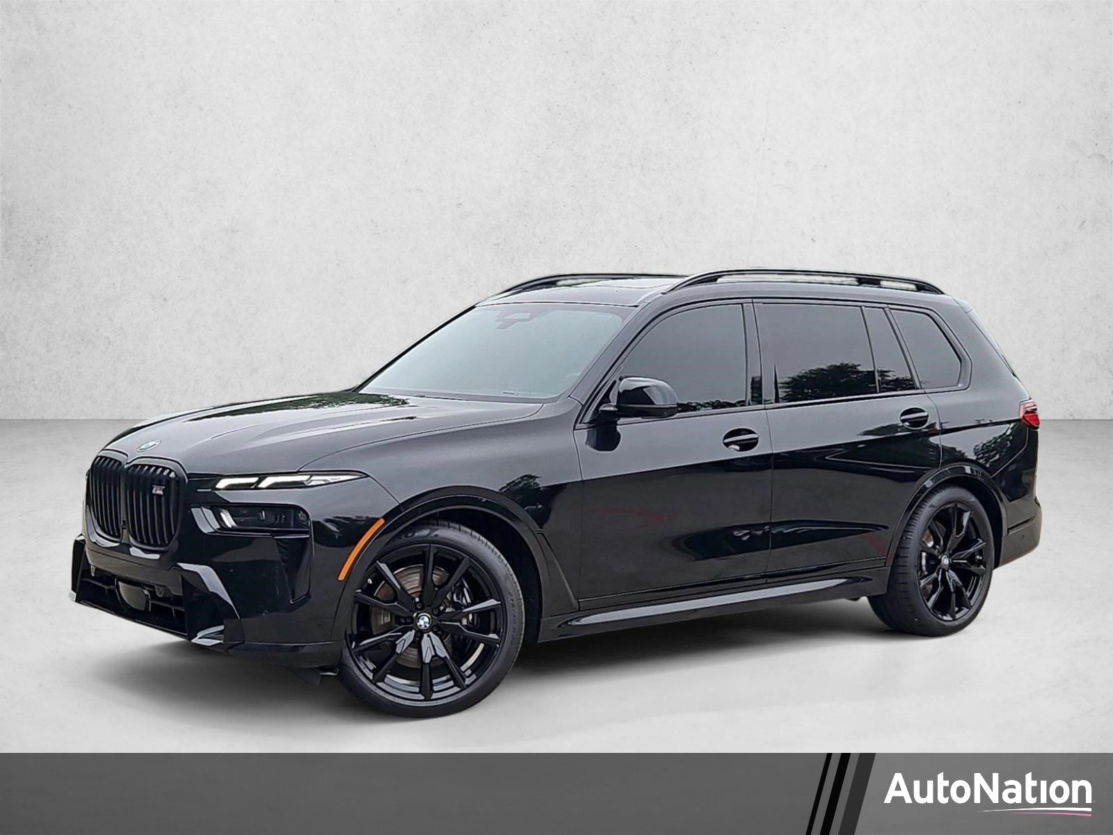 2023 BMW X7 M60i's photo