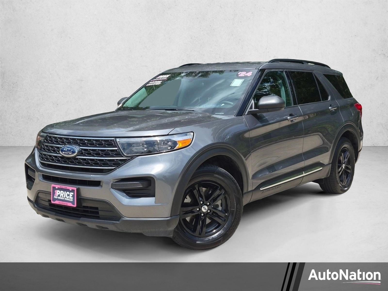 Used 2024 Ford Explorer XLT