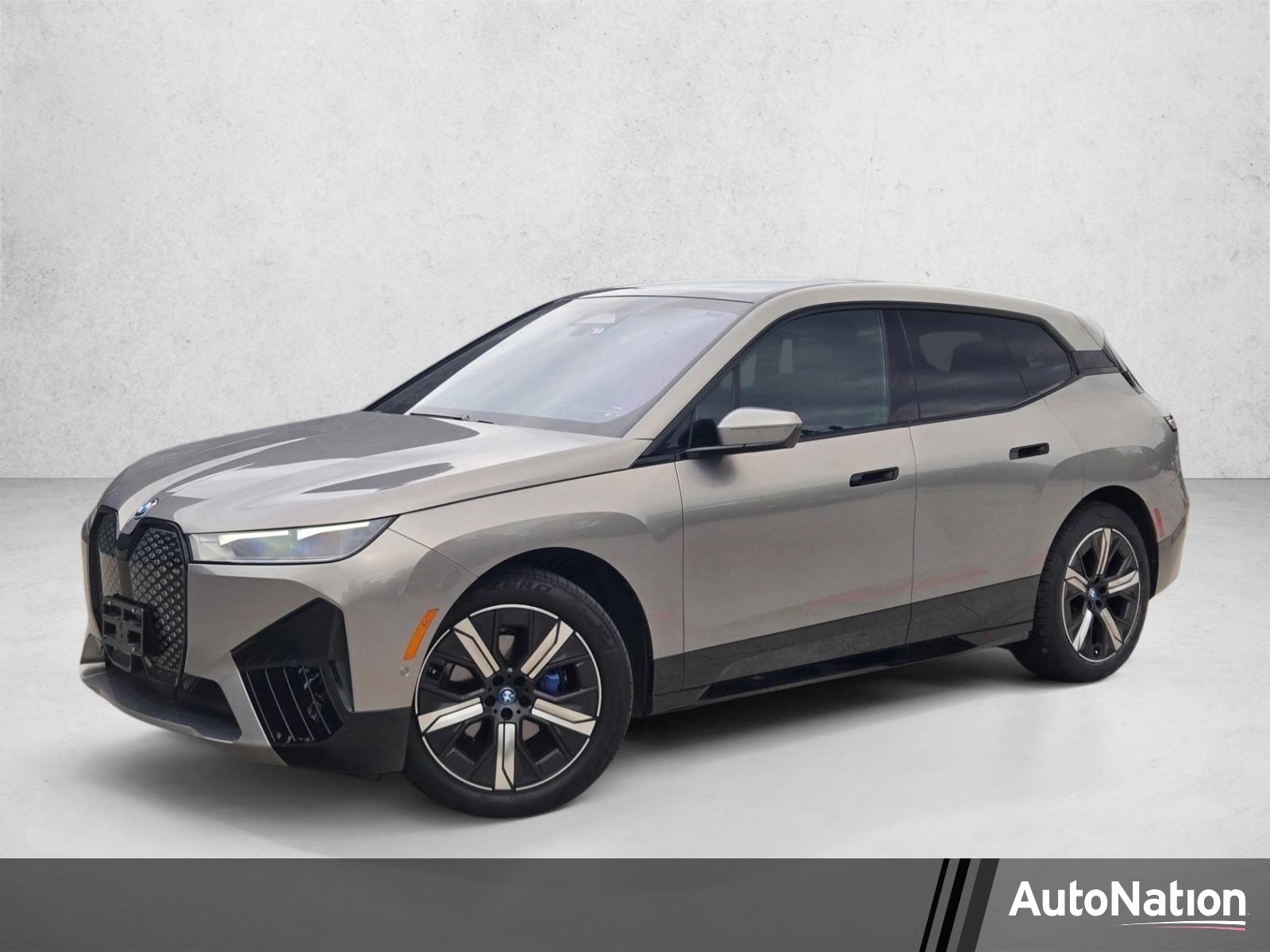 2023 BMW iX xDrive50's photo