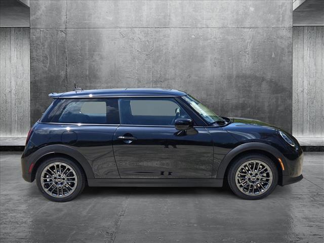 2025 Mini Cooper S Hardtop 2 Door Iconic photo 4